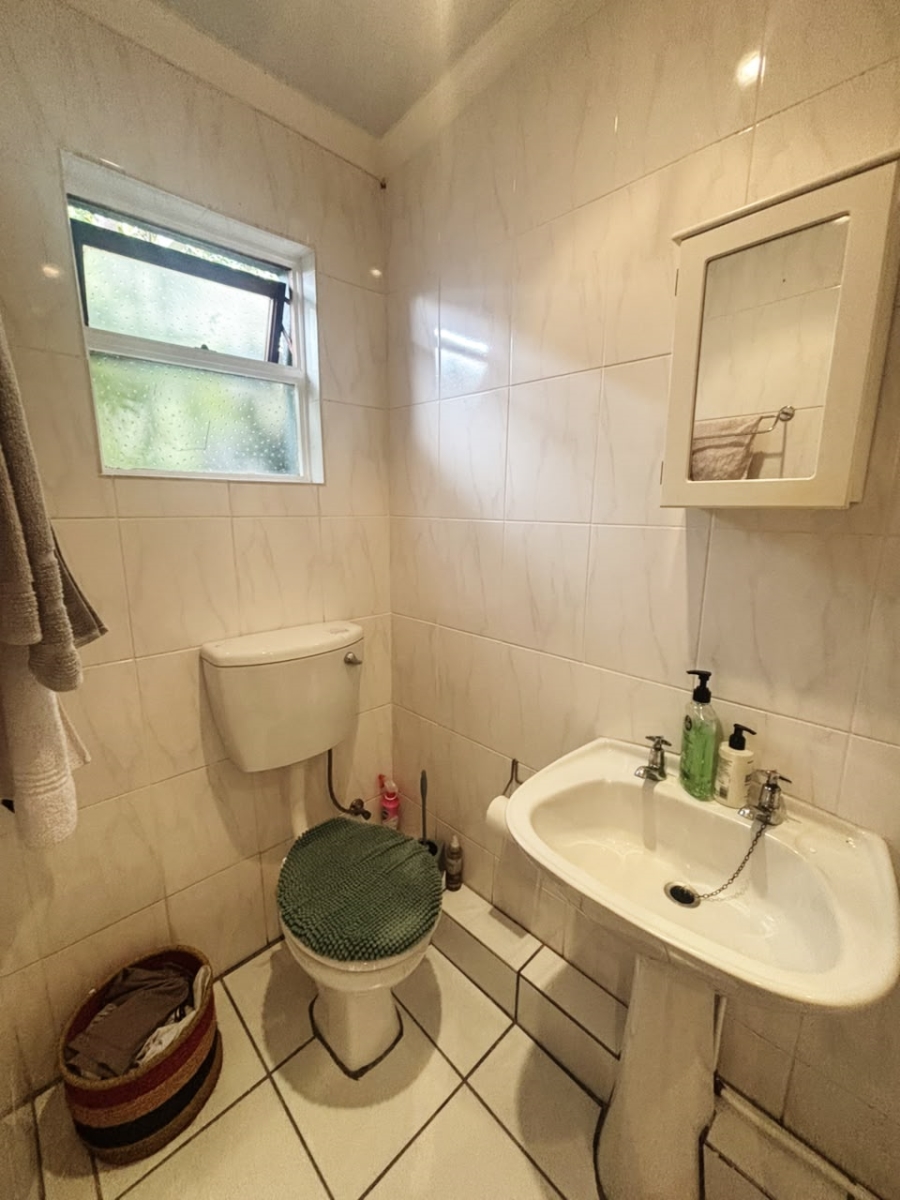 To Let 1 Bedroom Property for Rent in Mowbray Western Cape